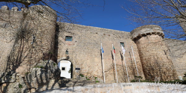 城堡是昔日的皇宮，可是內裡已變成酒店。